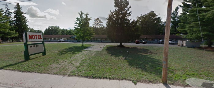 Hospitality House Motel (Marshall Motel) - Various Street Views Of 17 Room Wing (newer photo)